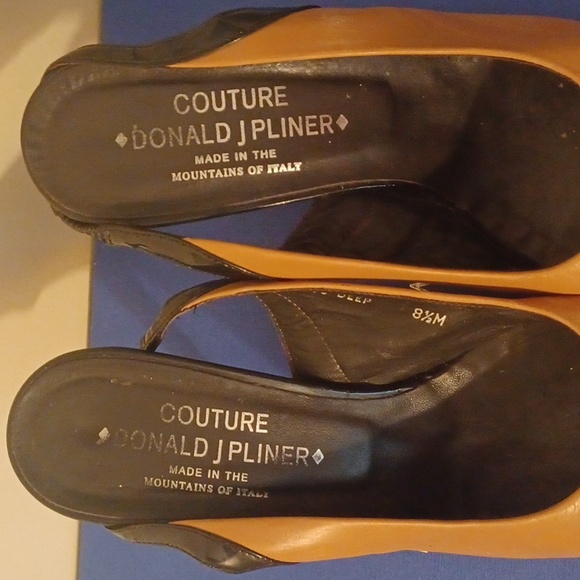 Donald Pliner,camel, and black patent leather  work shoe, Sz.8.5 - Picture 7 of 7